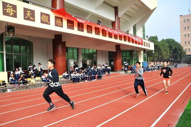 男士大概用多少克的网球拍